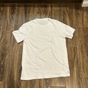 Vuori Tuvalu T shirt. White. Size Large. No tags but never worn.